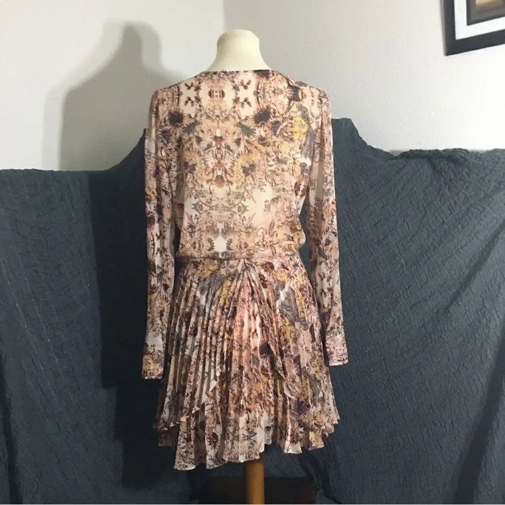 BCBGeneration Floral Pleated Dress Size Small - Picture 5 of 10
